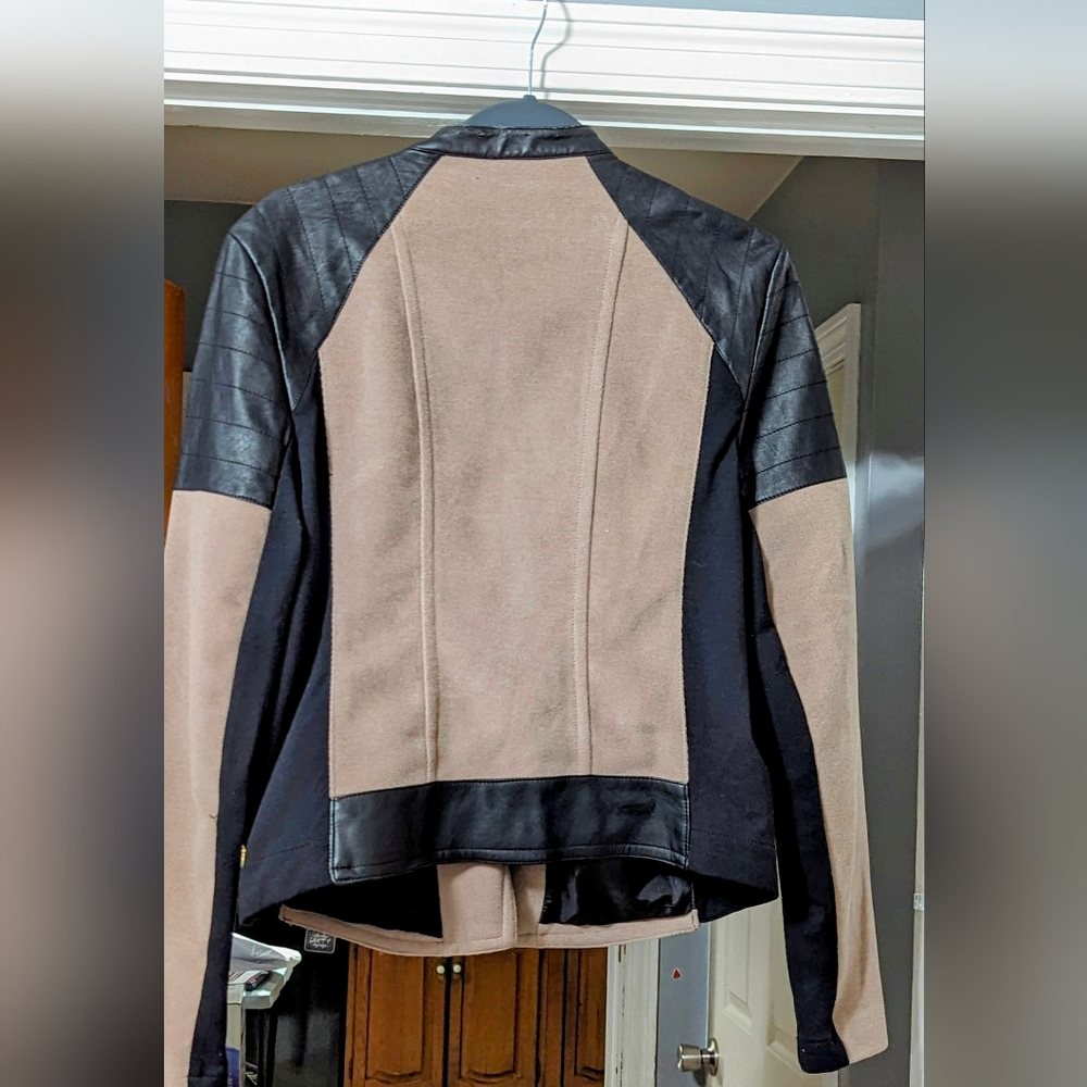 Express Jacket Size Large - image 2